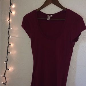 maroon v-neck